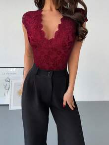 Firerie 优雅现代性感派对黑色短袖V领露背蕾丝连体衣，春夏款，适合情人节、婚礼季等场合 - 酒紅色 - 查看 5