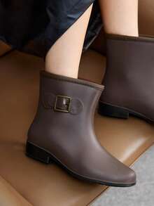 CUCCOO BIZCHIC Botas de lluvia de tacón grueso con hebilla de metal y diseño de cuero de PU para mujer - Marrón - Ver 1