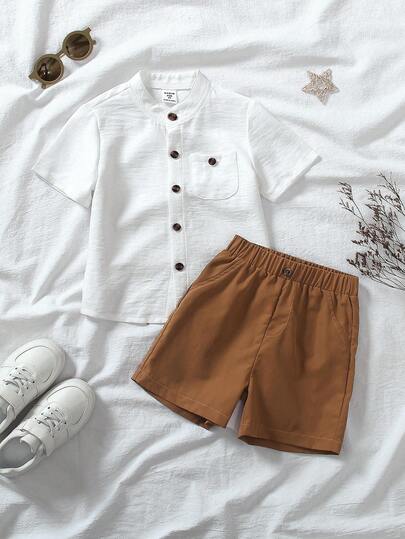 2pcs/Set Young Boy's Casual Solid Color Short Sleeve T-Shirt With Mandarin Collar & Button Decor Paired With Elastic Waist Khaki Shorts, Suitable For 4-7 Years Old Boys In Spring/Summer For Outdoor, Sports, School, Photo Shoots