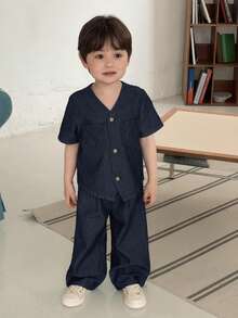 DAZY Bộ 2 món áo sơ mi tay ngắn cổ chữ V và quần denim thường ngày cho bé trai - Màu xanh lam - Xem 3