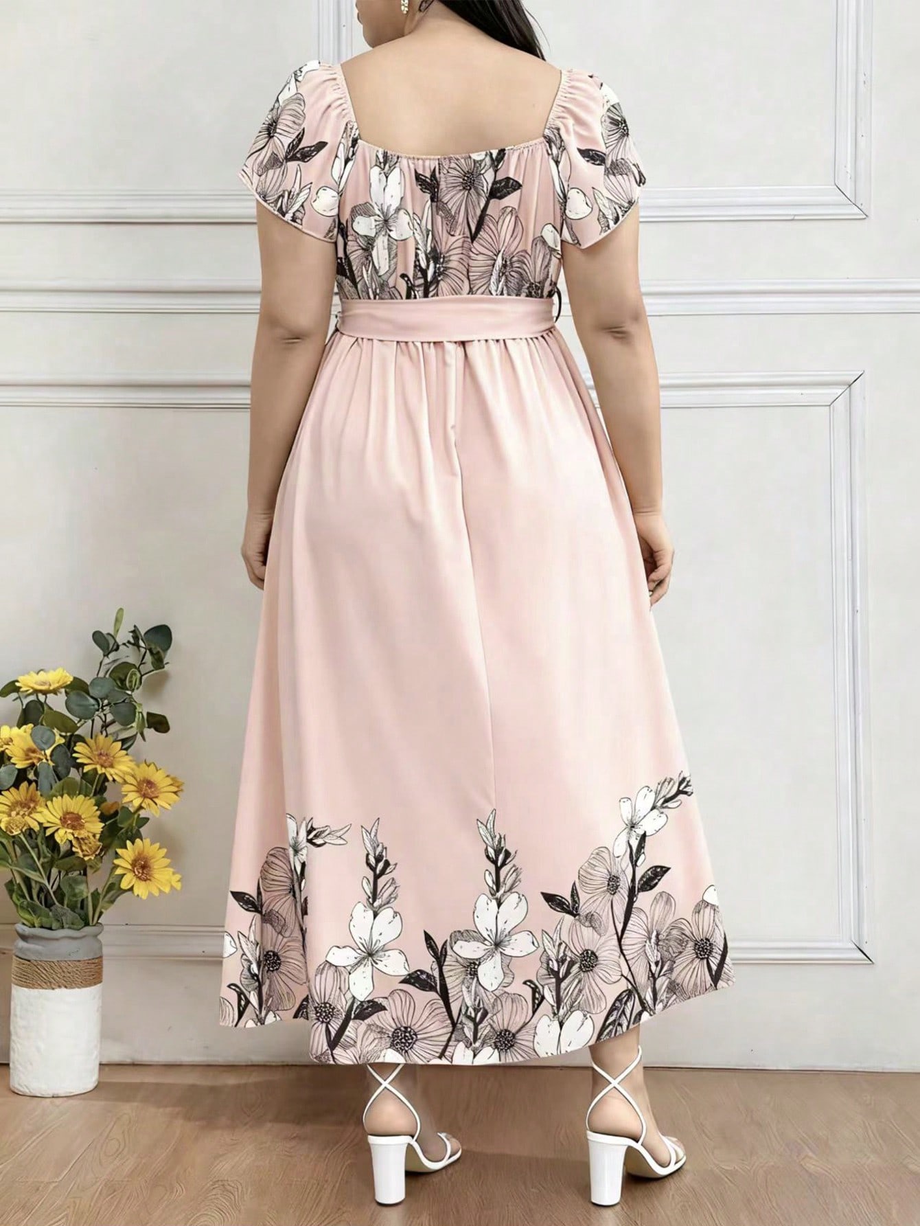 EMERY ROSE فستان طويل بأكمام قصيرة ربلان وطبعة زهو...