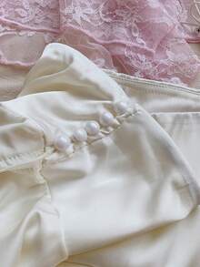 SHEIN EZwear Váy mini Ruffle Hem màu trơn có nút ngọc trai giả - trắng - Xem 4