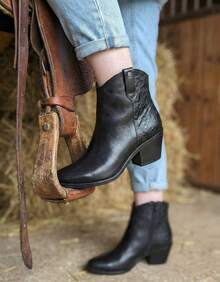 Women Ankle Boots & Booties - Black - View 3