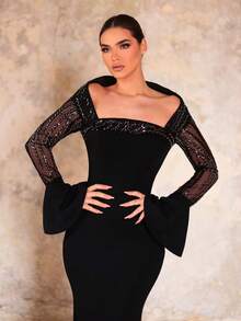 Aureia Elegante y lujoso vestido de noche maxi con hombros caídos, mangas acampanadas, cuello asimétrico y bajo de cola de pez, con bordado de cuentas negras y parches de punto - Negro - Ver 2