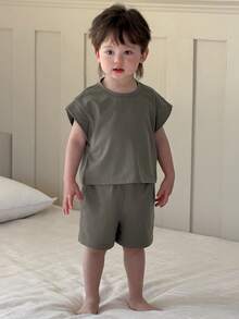 DAZY Baby Boy Solid Color Round Neck Short Sleeve Top And Shorts Pajama Set