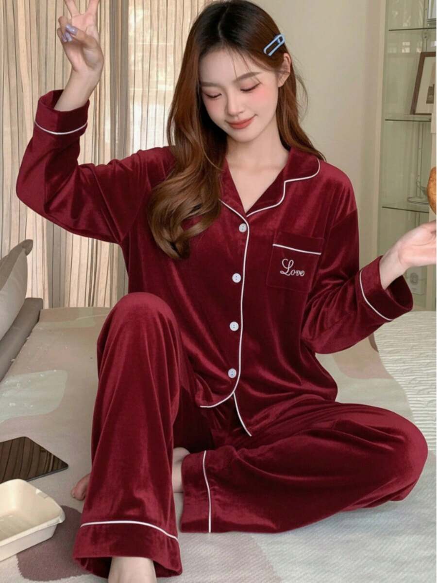 SHEIN 2件套女童/女士休闲舒适柔软韩版抓绒面料睡衣套装,带口袋和爱心刺绣,长袖设计 - 紅色 - 查看 1