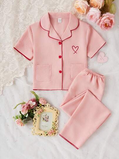 SHEIN 2 st flickor korallrosa körsbärsbroderi casual lös passform byxor och kortärmad topp pyjamaset