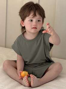 DAZY Baby Boy Solid Color Round Neck Short Sleeve Top And Shorts Pajama Set