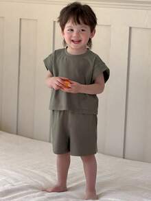 DAZY Baby Boy Solid Color Round Neck Short Sleeve Top And Shorts Pajama Set