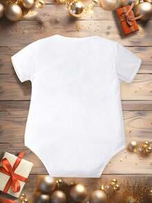 SHEIN Playful Pals 情人节男宝宝休闲时尚创意个性化清新可爱简约爱心图案字母标语印花舒适短袖连体衣，适合情人节氛围 - 白色 - 查看 2