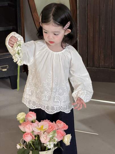 DAZY Småbarnsblus med rund hals och långa ärmar i spets, avslappnad