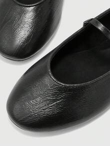 CUCCOO BIZCHIC 时尚百搭通勤简约搭扣平底鞋