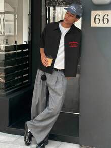 SWAVVY 男士休闲时尚街头学院风字母刺绣拼布落肩宽松黑色短袖衬衫，夏季 - 黑色 - 查看 5