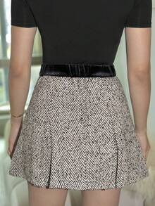 Andrea Bello Chân váy xếp ly họa tiết xương cá bằng vải Tweed tương phản cho mùa thu đông - Màu be - Xem 3