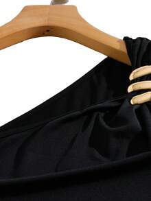 Franclia Women's Minimalist Black Top With An Asymmetrical Neckline And Hem, Adorned With Metal Buckles, Featuring A Pleated, Fitted Waist For A Slimming Effect. Winter For Women, Christmas, New Year ,New Year's Eve, Party, Beach, Elegant, Casual For Women, Romance, Valentine's Day, Dating, Summer, Fashionable Casual Commuter Wear, Business Office Wear, Versatile And Stylish Everyday Casual Wear, Urban Teacher's Professional Attire - Black - View 4