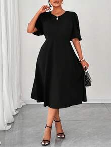 SHEIN CURVE+ Plus Size Women's Summer Solid Black Round Neck Puff Sleeve Elegant Chic Dress, Suitable For Elegant Parties, Outings, Social Occasions, Formal Events, Business, Banquets, Spring Formal Dresses, Vacation, Office Wear, Commuting