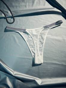 MidnightGlam 大码女士水钻装饰性感蕾丝花卉薄纱丁字裤 - 白色 - 查看 7