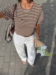 SHEIN Frenchy 女士条纹圆领短袖休闲百搭T恤，法式复古咖啡色条纹T恤，修身百搭圆领短袖上衣，休闲简约柔软弹力打底T恤，条纹上衣，适合春季、夏季穿着，适合夏季度假、假日、春夏过渡季节 - 棕色 - 查看 3