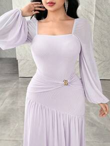 Feyla فستان أنيق للنساء بياقة مربعة وأكمام فانوس وخصر مزين بمعدن ذو لون أحادي - ارجواني فاتح - مشاهدة 6