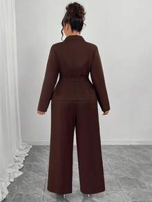 Elenzga Completo da donna taglie forti, 2 pezzi, giacca a maniche lunghe con fiocco e design asimmetrico, pantaloni a gamba ampia, elegante per fidanzata, festa di Capodanno, appuntamento, festa di Natale, pendolarismo, moda casual, marrone - Caffè Marrone - Visualizzare 2