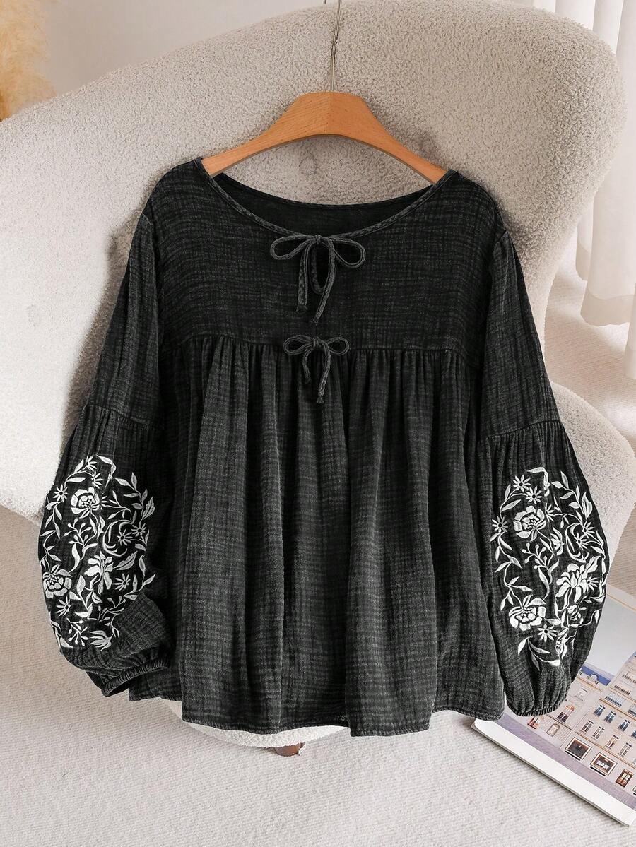 CosyJoli Große Größen Lässig Schleifenkragen Langarm bestickte A-Linie Smock Bluse - Schwarz - Übersicht 1