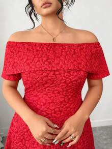 SHEIN Elenzya 大码女士情人节红色提花露肩露背蝴蝶结短袖迷你连衣裙 - 紅色 - 查看 3