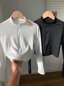 SHEIN EZwear Ladies'Casual Tight Black And White Two Pieces Set Of Zipper Stand Collar T-Shirts