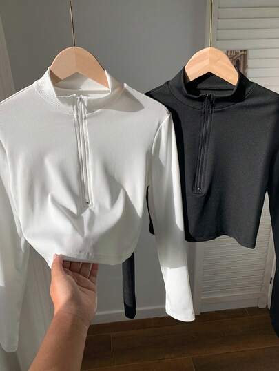 SHEIN EZwear Ladies'Casual Tight Black And White Two Pieces Set Of Zipper Stand Collar T-Shirts