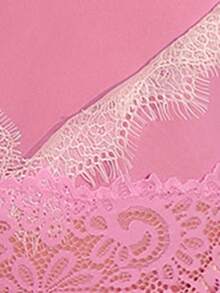 DelicateAllure Camisón mini de contraste de encaje y malla para mujeres - Rosa - Ver 3