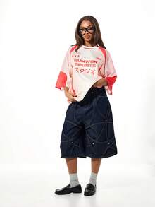 SUMWON WOMEN 超大款插肩袖足球T恤，日文文字图案，网眼拼接短袖圆领上衣 - 彩色 - 查看 3