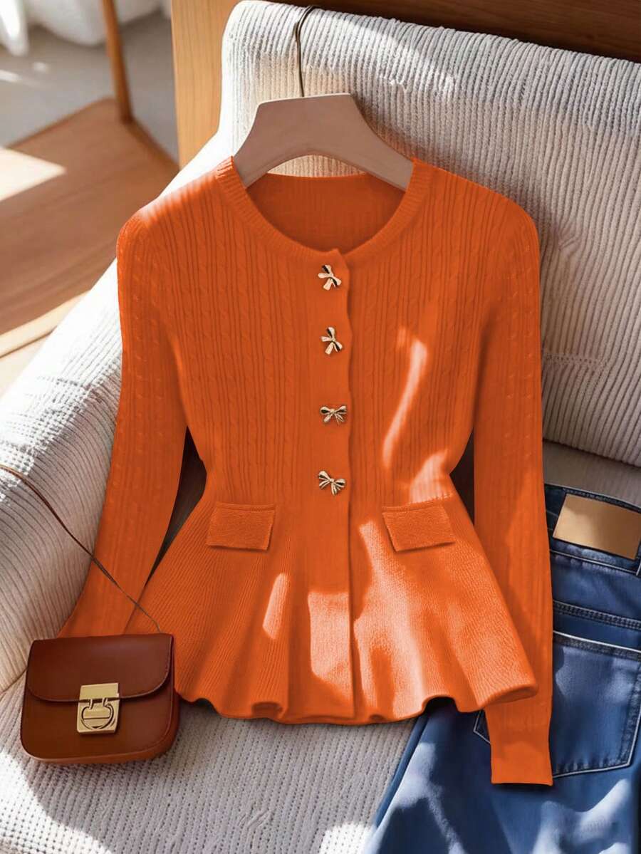 GlowEve 秋冬新款优雅时尚简约大气镂空圆领长袖荷叶边下摆口袋金属蝴蝶结纽扣扭结纹理女式毛衣 - 橘色 - 查看 1