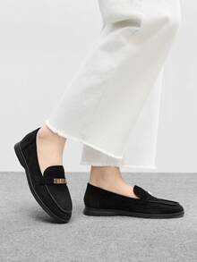 CUCCOO BIZCHIC 女士时尚黑色绒面金属扣舒适休闲乐福鞋，适合通勤、户外活动、工作和日常穿着 - 黑色 - 查看 3