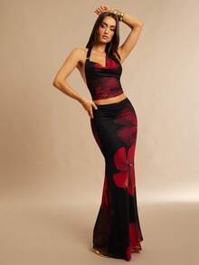 Silquee This Two-Piece Set Features A Red Digital Floral Print Knitted Stretch Mesh Top With A Fitted, Droopy Neckline And Metallic Embellishments, A Backless Design, And A Fishtail Skirt. - Black - View 7
