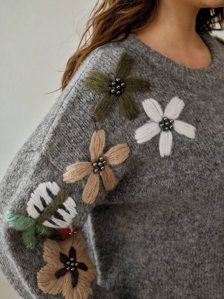 VINTAGE FLORAL EMBROIDERED LOOSE FIT PLUS SIZE KNIT TOP
