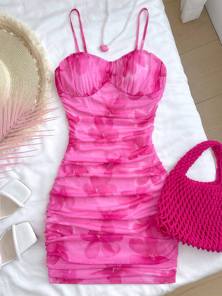 SHEIN Tween Mädchen Casual Holiday Vintage Blumen Muster gerüschte Seite eng anliegendes Mini-Camisole-Kleid - Heißes Pink - Übersicht 1