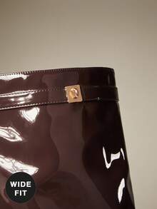 SHUZIA 女式宽筒舒适别致性感漆皮及膝高跟休闲靴，带金属锁扣装饰 - 棕色 - 查看 6