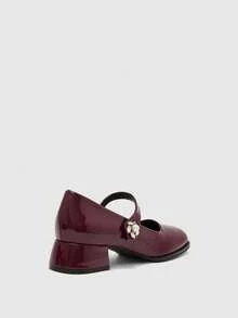 CUCCOO BIZCHIC 新款时尚女士高跟鞋，小方头设计，饰以珍珠和水钻搭扣，优雅通勤风，百搭款式，适合职场、办公室和休闲场合穿着。 - 酒紅色 - 查看 4