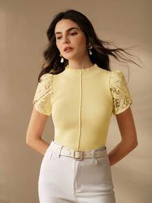 Anewsta Top tricoté jaune clair pour femmes, printemps/été. Blouse élégante à col montant, manches courtes, avec patchwork de dentelle brodée douce et élégante, coupe slim. - Jaune clair - Voir 5