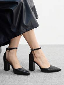 CUCCOO BIZCHIC Proste, jednokolorowe, grube, codzienne, damskie czółenka z klamrą