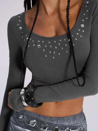 TypaGal Winter Summer Party  Y2K Edgy Chic Urban Bold Modern Rebel Sparkle Wild Sexy Stylish Gray Long Sleeve Knitted Slim-Fit Studded Decoration Crew Neck Women's Fashionable Sexy Rhinestone Embellished Fitted Cropped T-Shirt