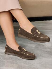 Sleekvia Zapatos versátiles de moda casual y de uso diario con decoración de metal para mujeres