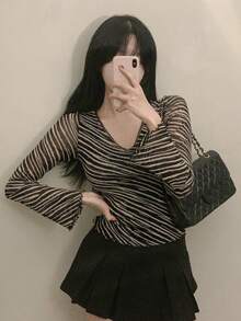 DAZY 女士V领斑马纹长袖修身休闲T恤 - 黑色 - 查看 3