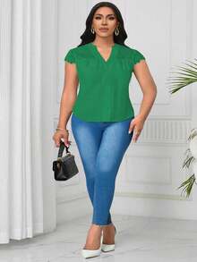 SHEIN Clasi Plus Size Contrast Lace V-Neck Textured Fabric Blouse - Dark Green - View 4