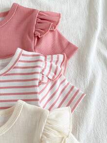 SHEIN Vintaside Kids 3件套女婴舒适休闲常规厚度针织罗纹条纹纯色圆领荷叶边下摆短袖简约T恤，时尚百搭，适合夏季、居家、外出、旅行、上学和日常穿着。 - 彩色 - 查看 5