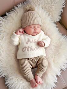 SHEIN 3Pcs Set Baby Hospital Arrival Announcement Outfit 1-3 Month Baby Knitted Tops And Pants With Hat Newborn Photo Shoot Props Neutral Baby Coming Home Outfit