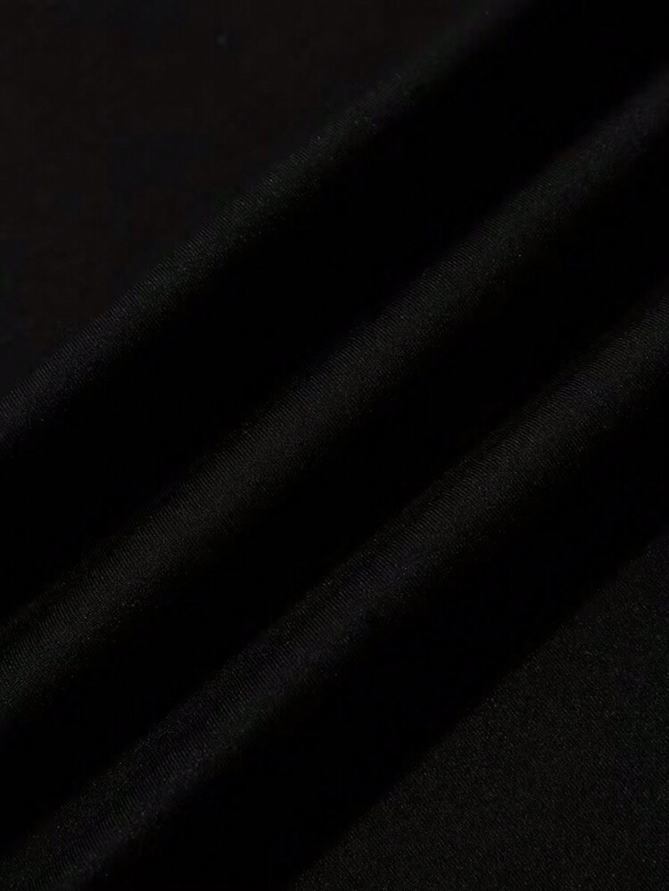 Playera con diseño de Reno brillante, pero es estampada, con colores de temporada, ideal para uso diario, llamativo, moderno, holgado, cuello redondo, manga corta, ideal para toda la familia - Negro - Añade 5