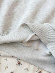 SHEIN Teen Girl Printed Sweatshirt, Casual Loose Fit, Light Gray