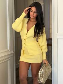 Ronhire Conjunto de 2 piezas de mujer con cárdigan de punto de cuello en V de hombros caídos y cintura ceñida, y minifalda ajustada de estilo retro, para uso diario en otoño-invierno - Amarillo - Ver 3