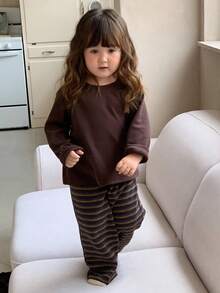 DAZY 2pcs/Set Toddler Girls' Casual Solid Color Round Neck Top And Striped Pants Pajama Set - Coffee Brown - View 8