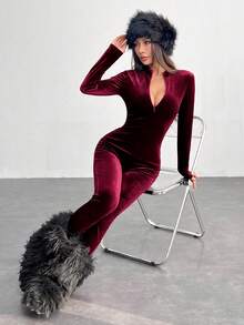 SHEIN EZwear Bộ đồ liền thân nhung đỏ tía có khóa kéo phía trước dành cho nữ, bộ đồ liền thân Giáng sinh, bộ đồ liền thân ngày lễ tình nhân - Màu Đỏ Sâu - Xem 3